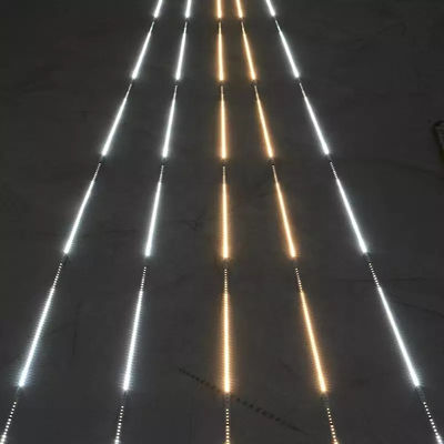 Da água corrente flexível da corrida de cavalos smd2835 das luzes de piscamento 24V da tira do diodo emissor de luz as tiras de perseguição brancas conduziram claro