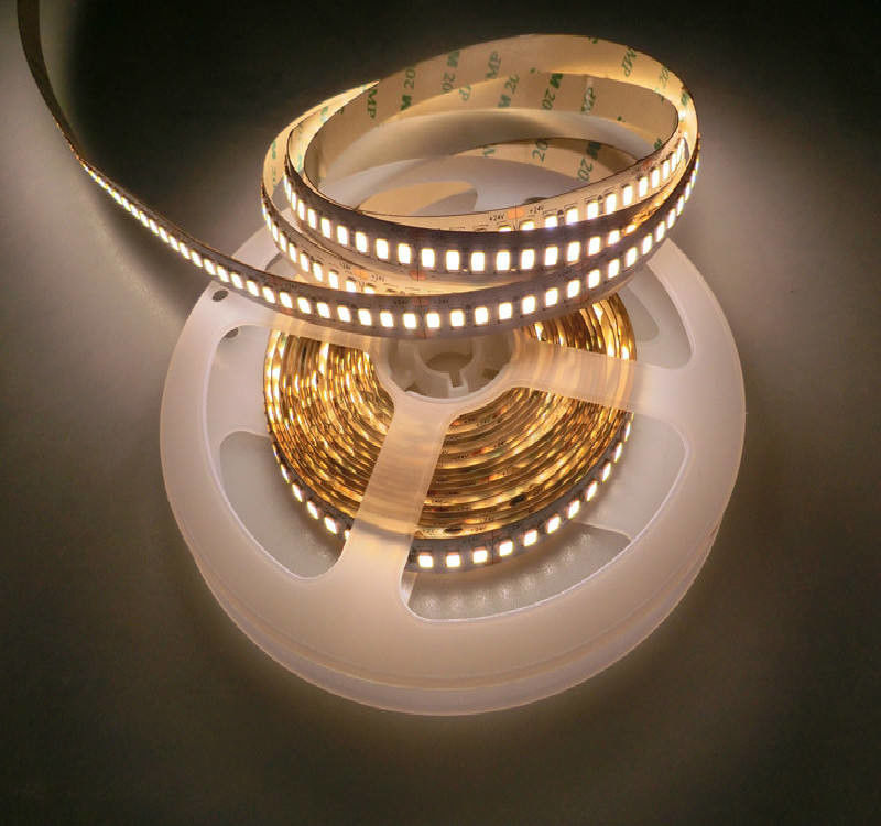 esperto do diodo emissor de luz de 4000K SMD 2835 conduzido 24 C.C. do volt conduziu luzes de tira para a vida da casa